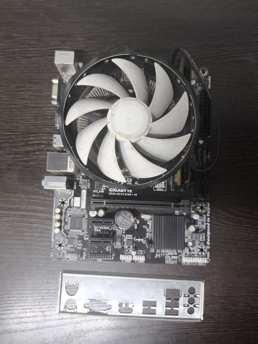 Gigabyte H110+i5 7400+16Gb