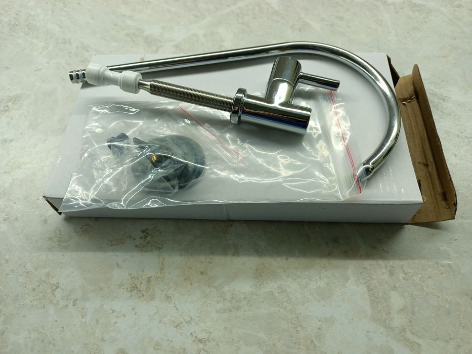 Продам смеситель на кухню