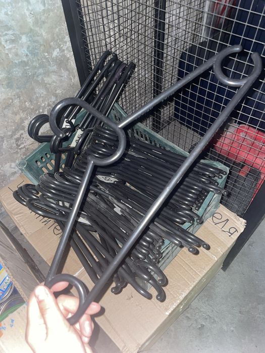 Продам вешалки/ плечики