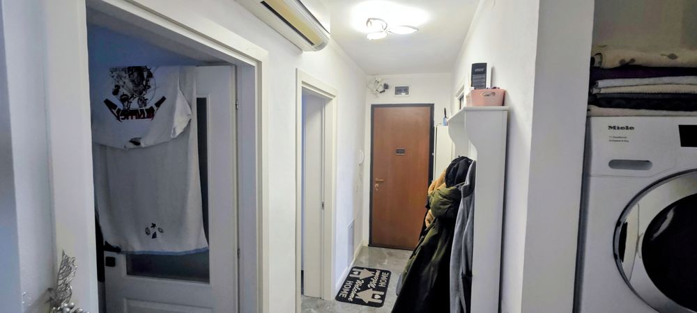 Privat vând apartament restructurat complet