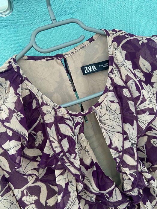 Rochie cu flori Zara