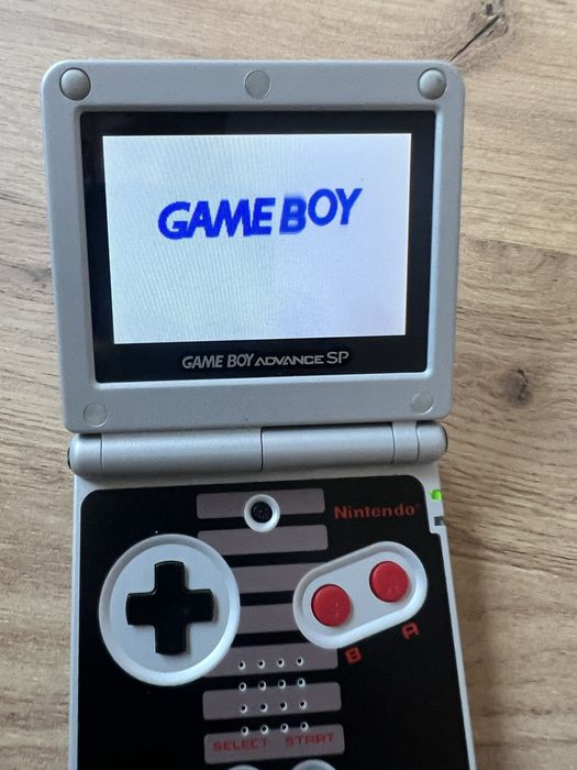 Game Boy Advance SP NES Edition (AGS-101) - Ultra Rar - Original