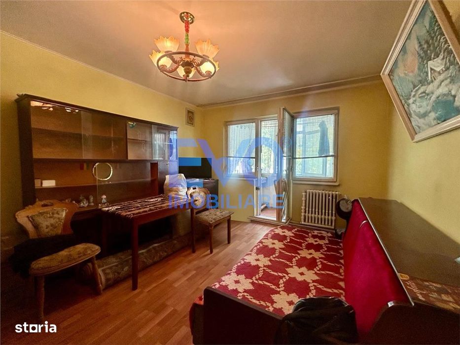 Apartament 3 Camere De Vanzare, Zimbru
