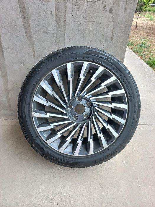 Продам диски с шинами R19 HYUNDAI