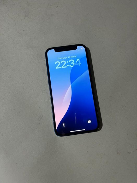 Продам iPhone 12