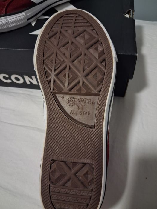 Tenișii Converse