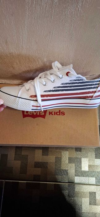 Кецове Levi's НОВИ