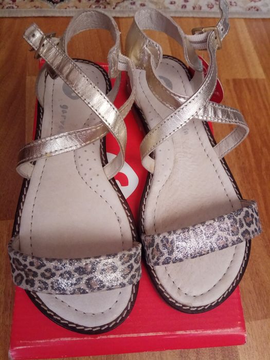 Новые испанские брендовые сандалии на девочку