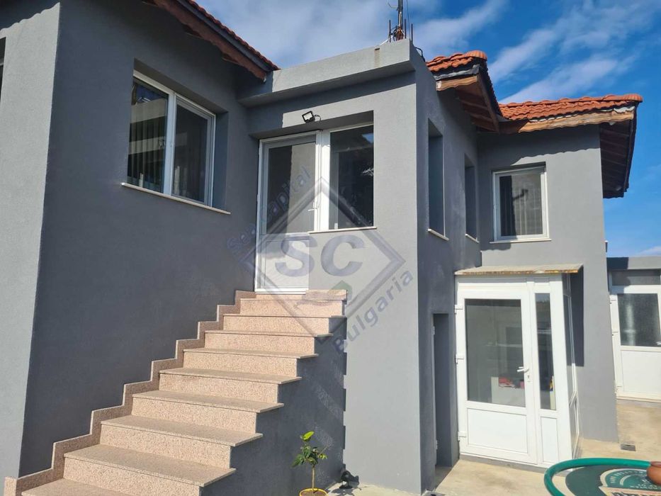 продавам къща в Бяла