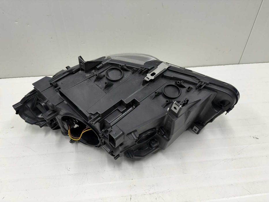 Десен фар за БМВ Ф10 Ф11 BMW F10 F11 Н7