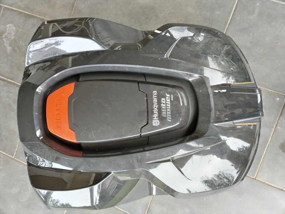 Robot de tuns iarba husqvarna auto mover 440