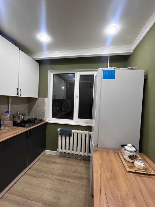 Продам 2 комн.квартиру район (Центральный Стадион)