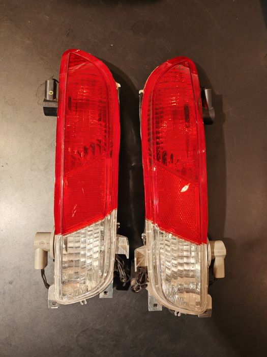 Titlu: Set stopuri spate BMW Seria 6 E63 / E64 originale – cod 6321716