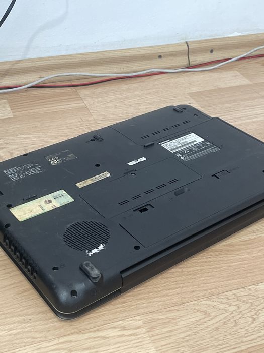 Laptop Toshiba Satellite L450 ( incomplet, pentru piese )