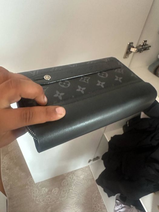 Здравейте,Продавам портмоне Louis vuitton