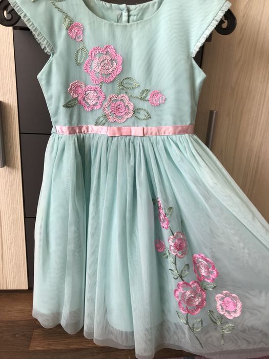 Рокля, ръст 128 см.