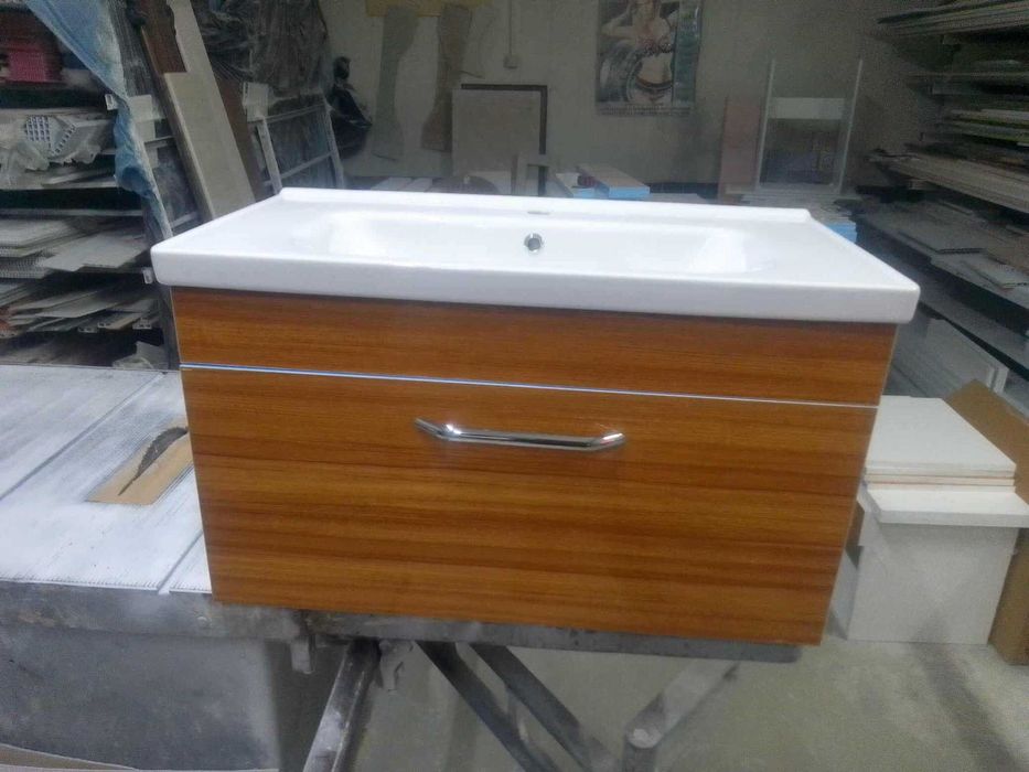 шкаф за баня по поръчка