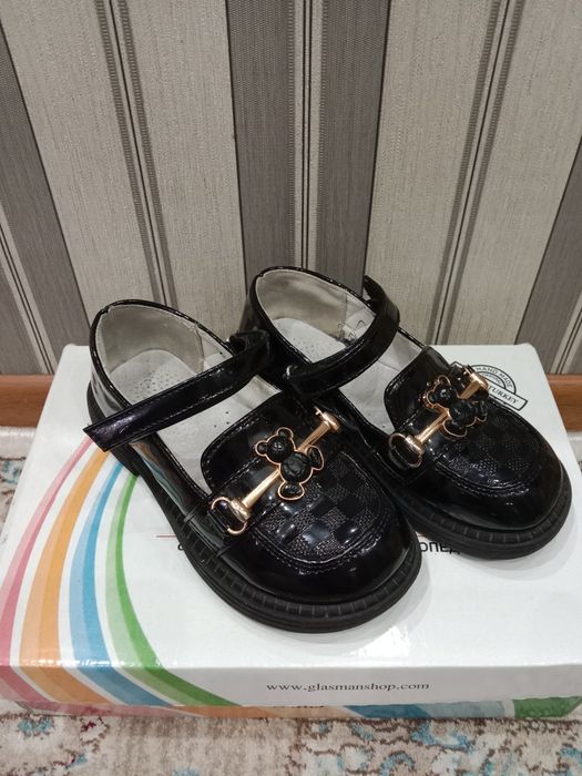 Продам детскую обувь для девочек