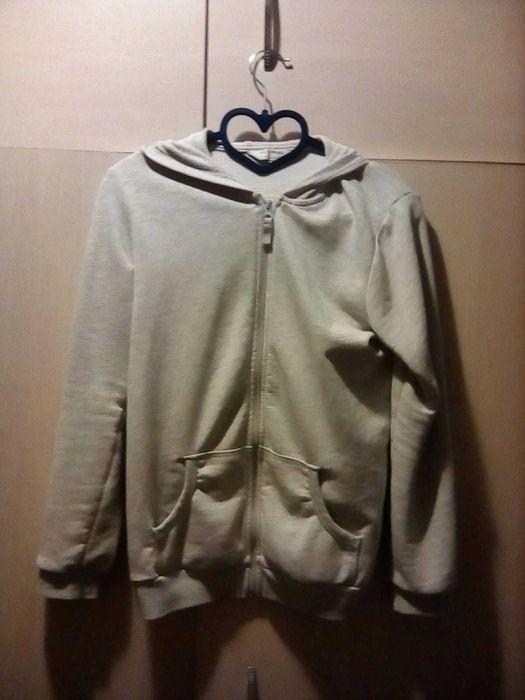 2 детски блузки, вълнени, 3 пуловера, суитчер