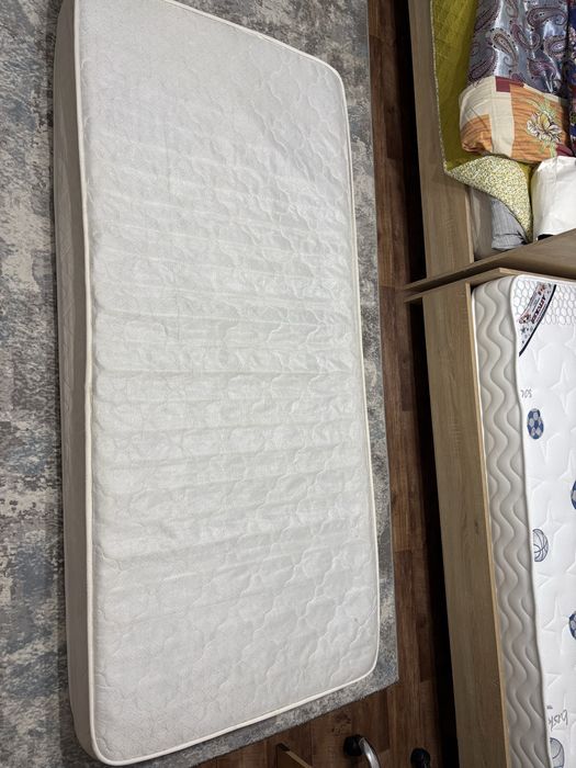 продаю два матраса, торг есть