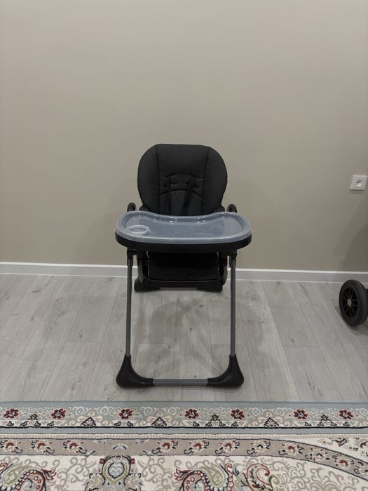 Детский обеденный стол