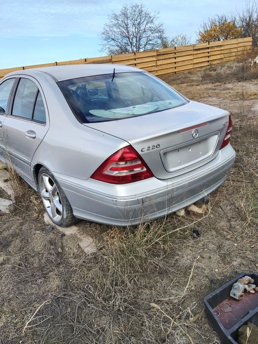 Dezmembrez Mercedes C220 euro 4