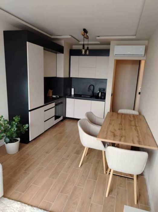 Дава се под наем Двустаен апартамент в София, Банишора - 65 кв.м за 896.58 € - Снимка #2