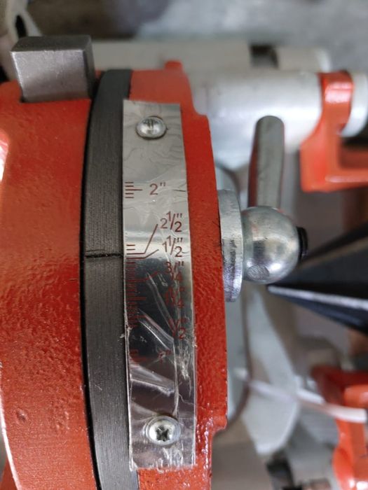 Резьбонарезной станок для труб диаметром до 65 мм