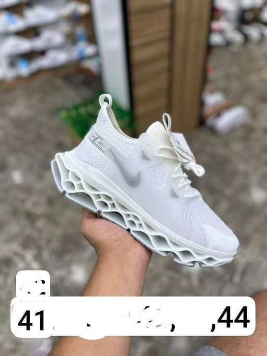 Marimi pe poze pentru delalii