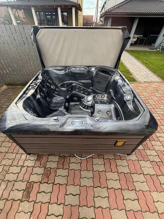 Jacuzzi piscină ciubăr spa