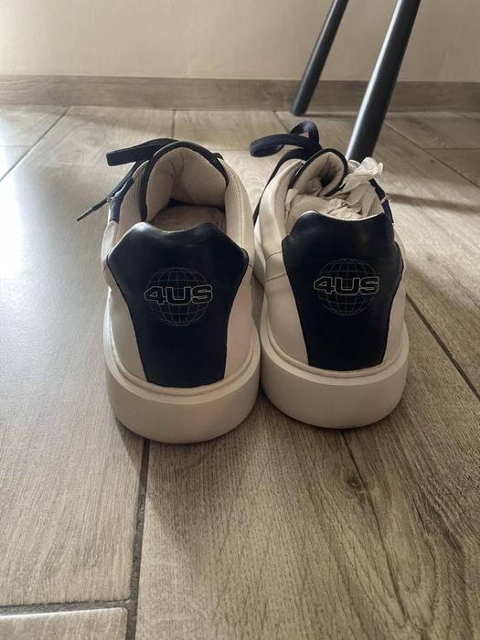 Мъжки обувки ………….