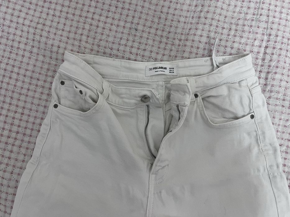 Pull bear белые джинсы Клеш
