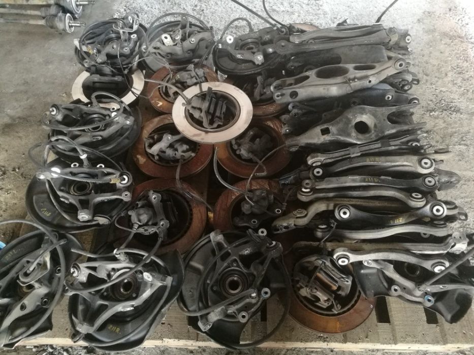 На Мерседес рычаг задний цапфа, подшипник, датчик, диск, суппорт, болт