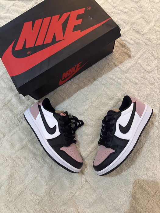 Air Jordan Low pink