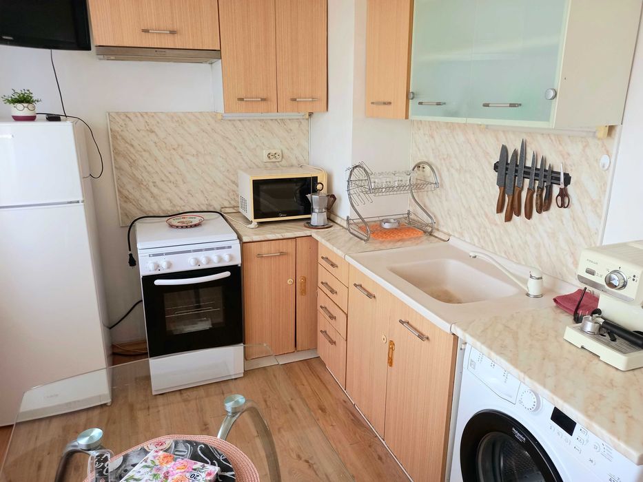 Дава се под наем Двустаен апартамент в София, Център - 66 кв.м за 480 € - Снимка #2