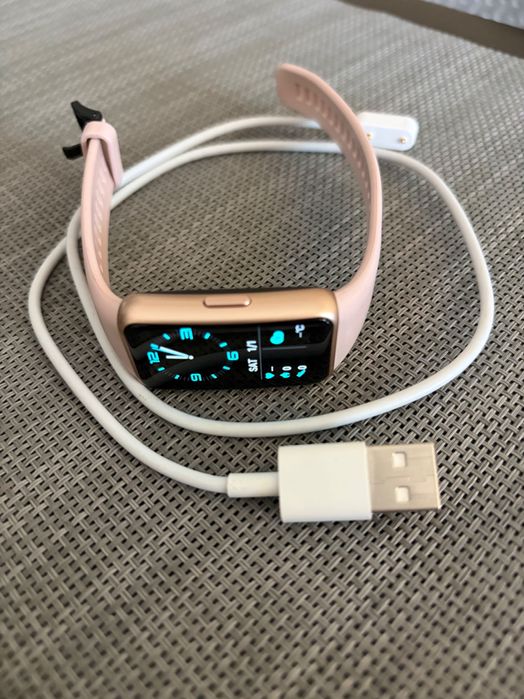 Смарт гривна HUAWEI Band 7