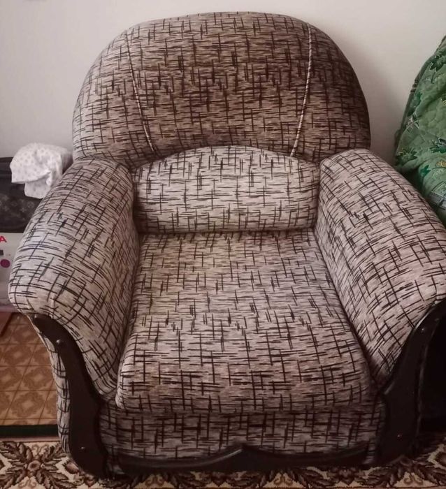 Продам два кресла недорого