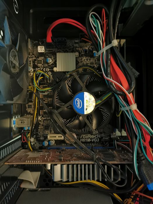 Sistem desktop PC complet