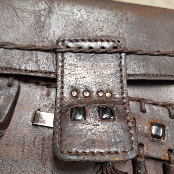 Стара кожена чанта