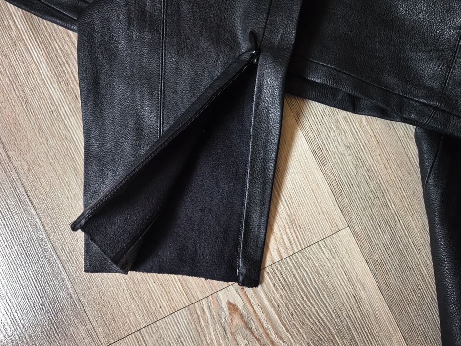 Pantaloni Zara negri faux leather XS skinny cu fermoare la glezne