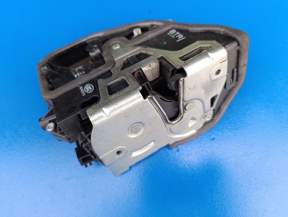 Broasca incuietoare usa fata dreapta Bmw e90 e91 e92 e93 e81 7059974