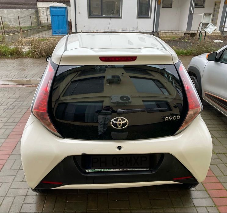 Mașină Toyota Aygo