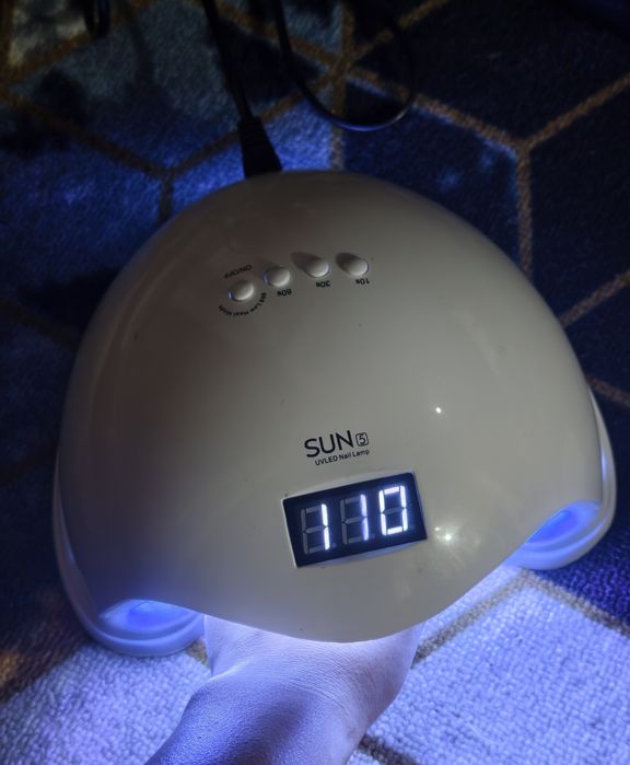 Продается лампа для маникюра