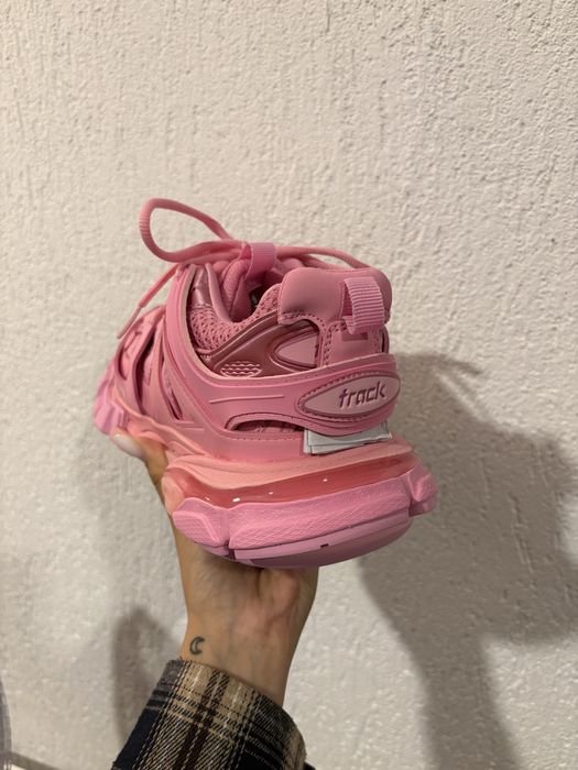 Balenciaga track