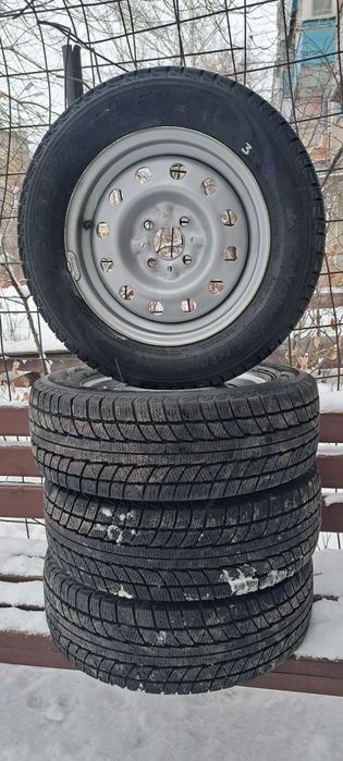 Продаётся резина с дисками 195/65/14 на ВАЗ.