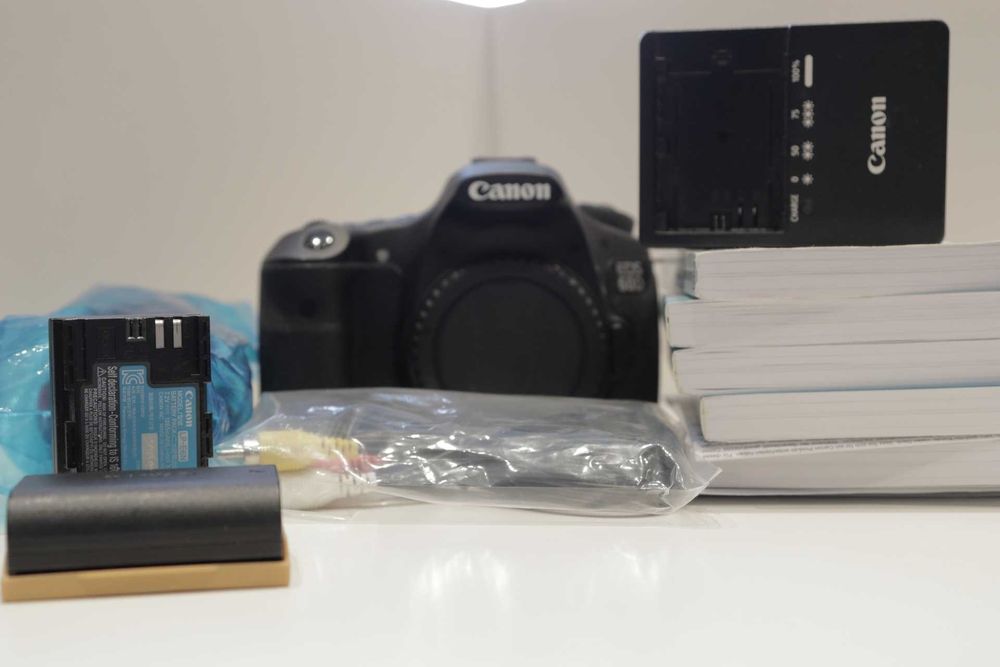 Canon DSLR 60D + голяма чанта