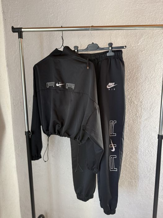 Дамски спортен екип  NIKE