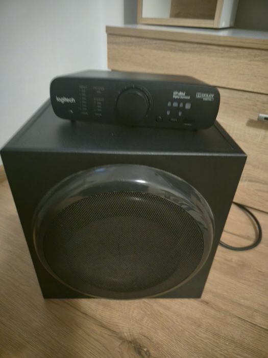 Vând sistem Logitech