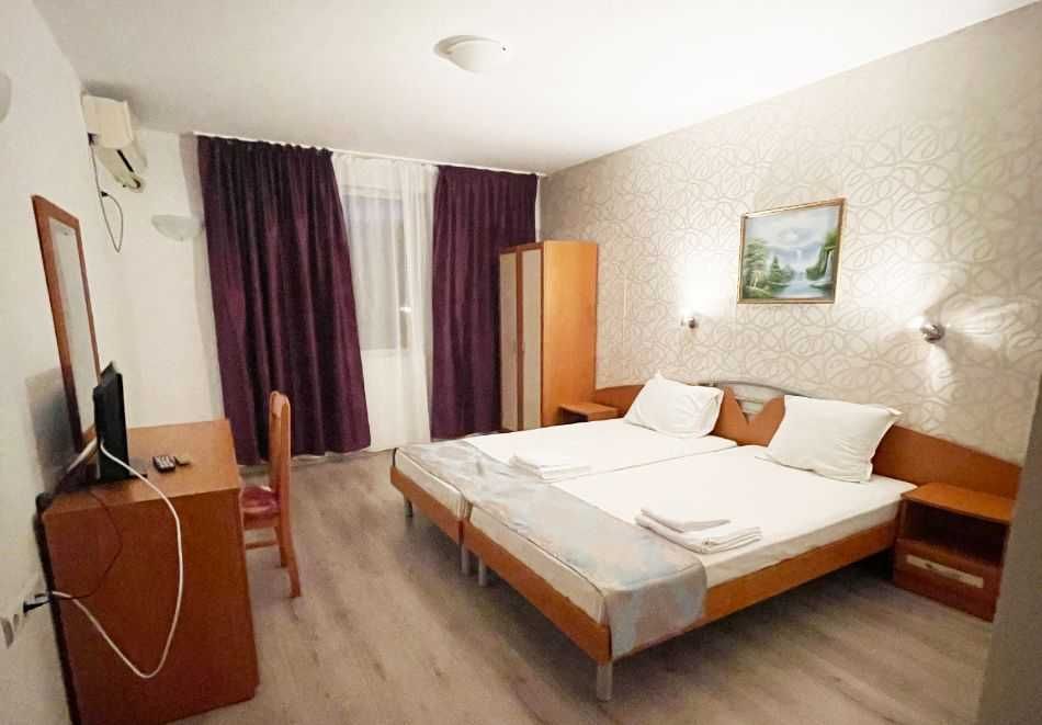 Продава се Хотел в с. Равда, Област Бургас - 1450 кв.м за 621 €/кв.м - Снимка #14