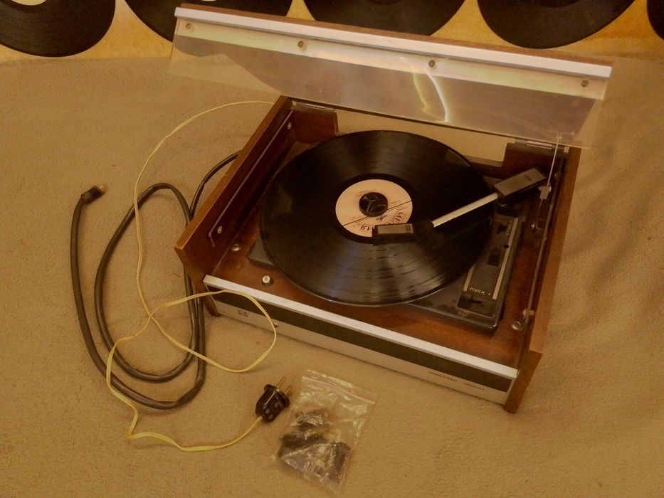 Виниловый проигрыватель Мелодия стерео